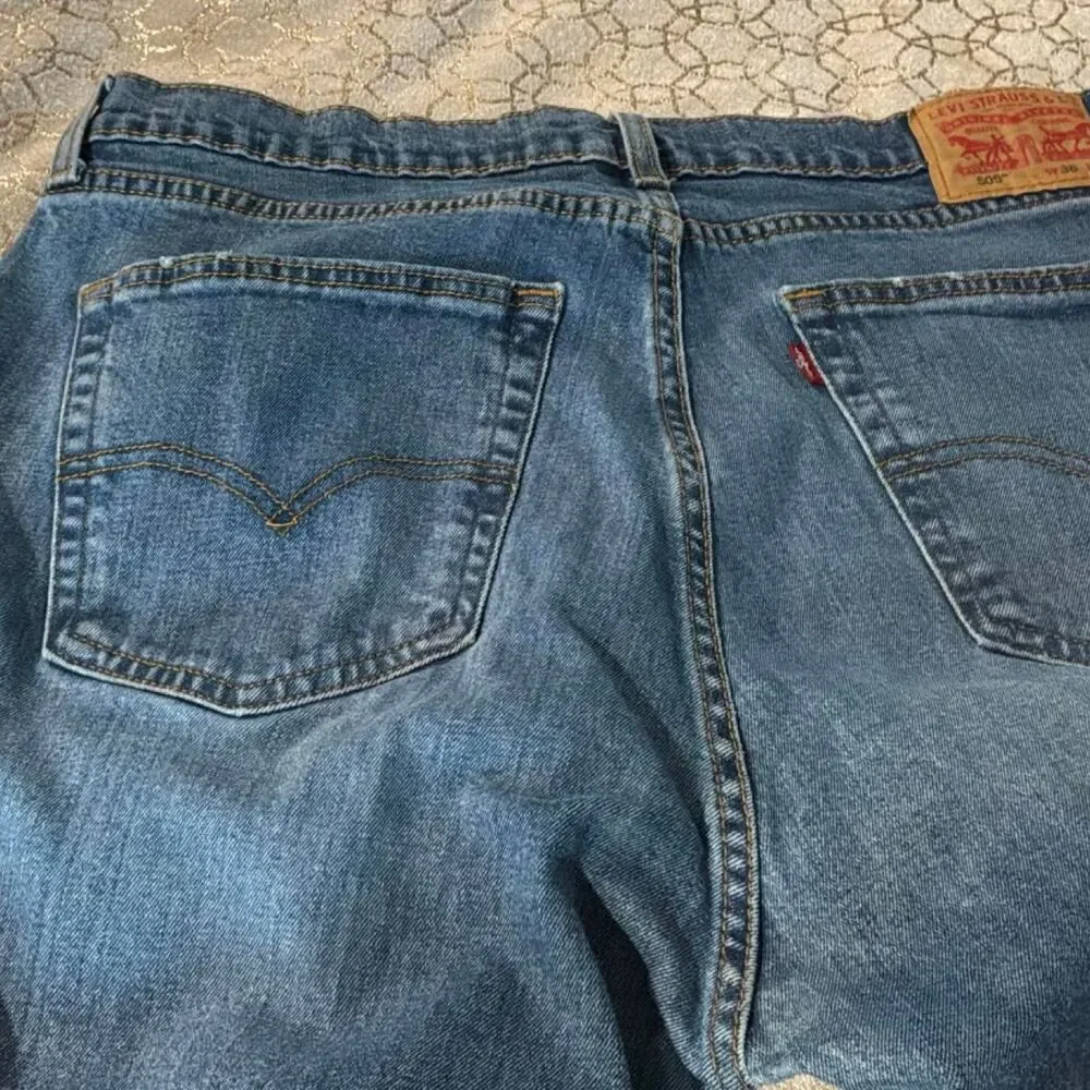 Levi-s Men's Blue and Navy Jeans